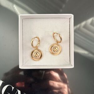Elizabeth Stone gold earrings NWOT